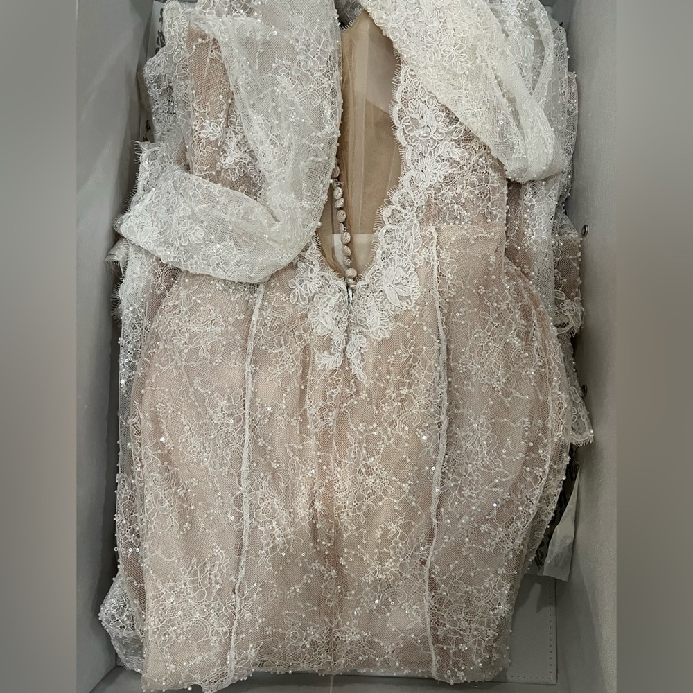 Custom lace wedding dress - Picture 6 of 6